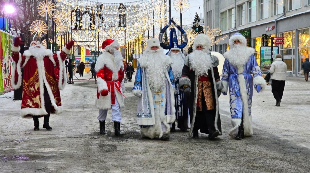 Фото Новосибирск встречает зиму: фоторепортаж с праздничных улиц 2